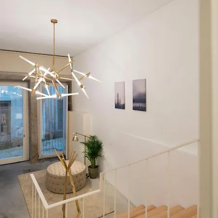 Lovelystay - Hidden & Quiet Duplex Next To Sao Bento Station * Oporto
