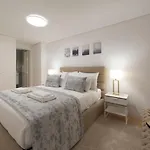 Lovelystay - Hidden & Quiet Duplex Next To Sao Bento Station *