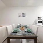 Lovelystay - Hidden & Quiet Duplex Next To Sao Bento Station Lejlighed Porto