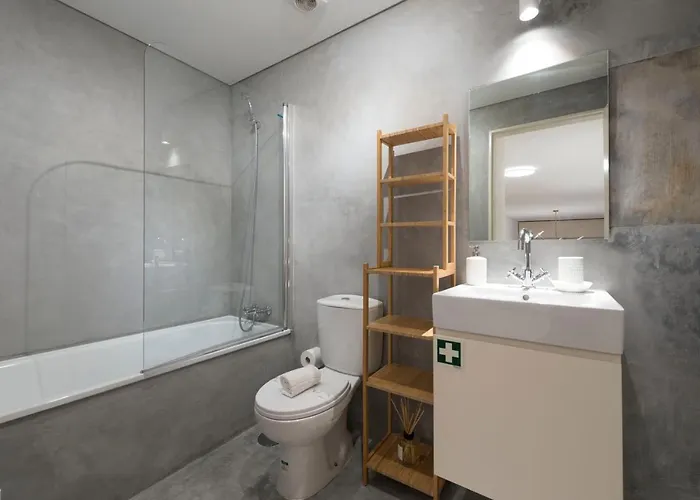 Lovelystay - Hidden&quiet Duplex Next To São Bento Station * Porto