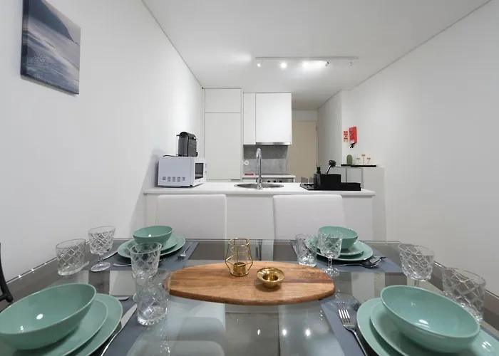 Lejlighed Lovelystay - Hidden & Quiet Duplex Next To Sao Bento Station