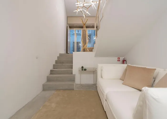 Lovelystay - Hidden & Quiet Duplex Next To Sao Bento Station * Porto