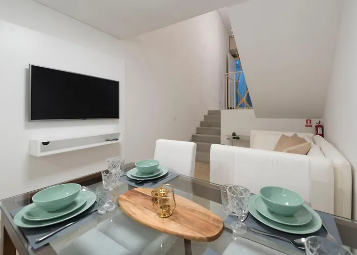 Lovelystay - Hidden & Quiet Duplex Next To Sao Bento Station Porto