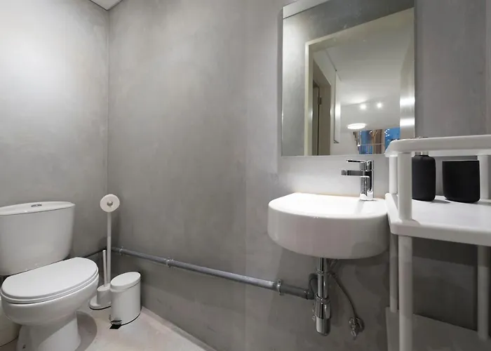 Lovelystay - Hidden&quiet Duplex Next To São Bento Station