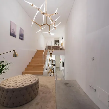 Lovelystay - Hidden & Quiet Duplex Next To Sao Bento Station * Oporto