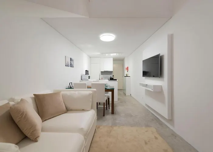 Lovelystay - Hidden & Quiet Duplex Next To Sao Bento Station * Porto